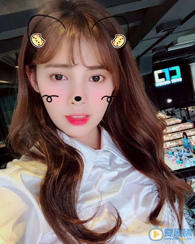 嘉容自拍合集 嘉容高清写真_嘉容高清剧照