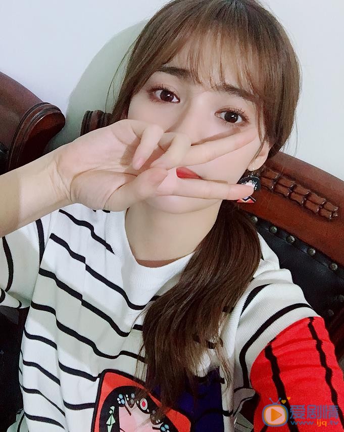 嘉容自拍合集 嘉容高清写真_嘉容高清剧照