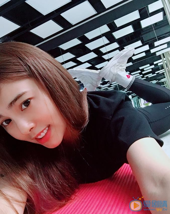嘉容自拍合集 嘉容高清写真_嘉容高清剧照