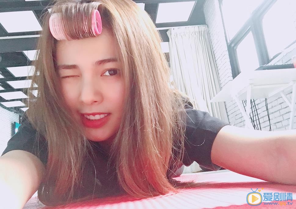 嘉容自拍合集 嘉容高清写真_嘉容高清剧照