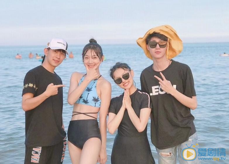 李明源与人合照 李明源高清写真_李明源高清剧照