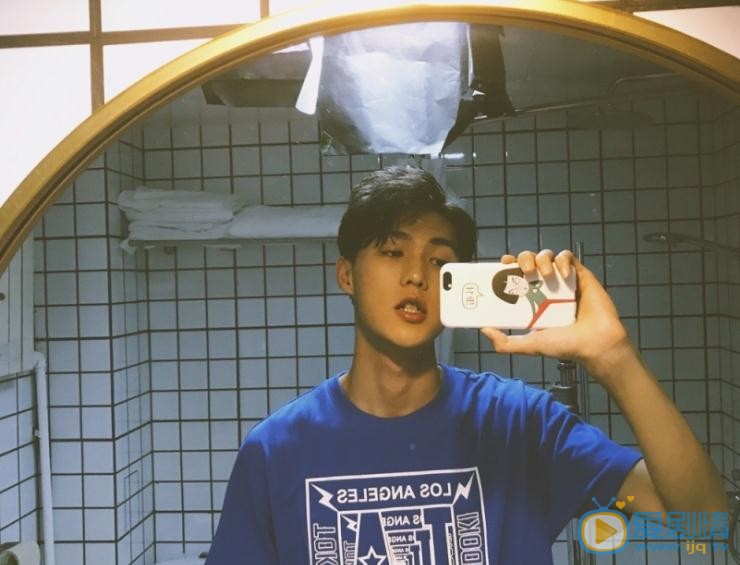 李明源生活照 李明源高清写真_李明源高清剧照