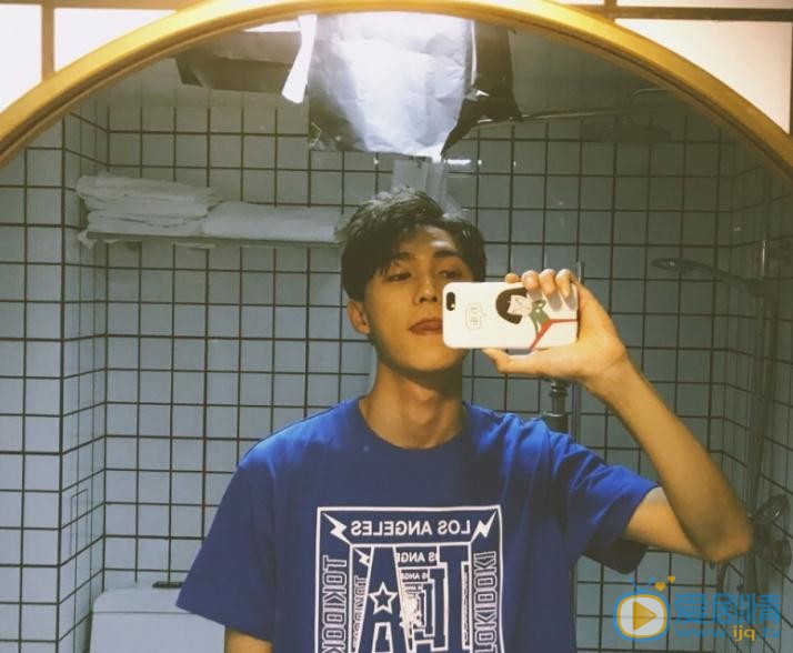 李明源生活照 李明源高清写真_李明源高清剧照