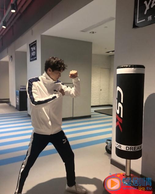 李明源生活照 李明源高清写真_李明源高清剧照