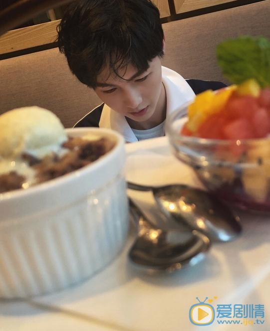 李明源生活照 李明源高清写真_李明源高清剧照