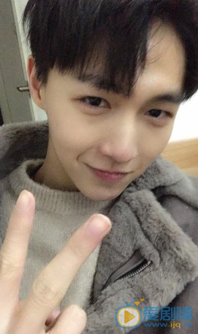 李明源生活照 李明源高清写真_李明源高清剧照