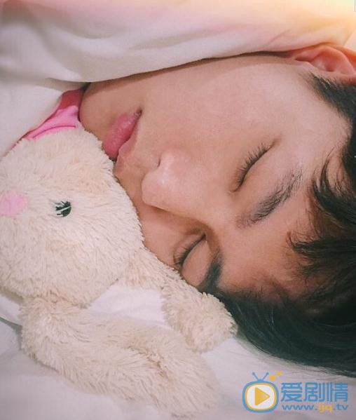 李明源生活照 李明源高清写真_李明源高清剧照