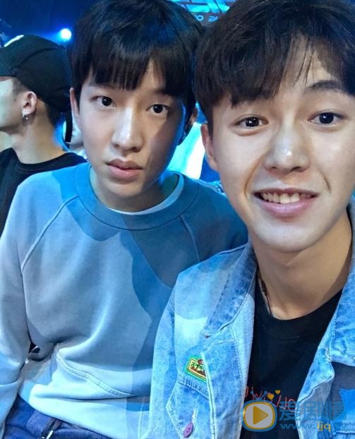李明源与人合照 李明源高清写真_李明源高清剧照