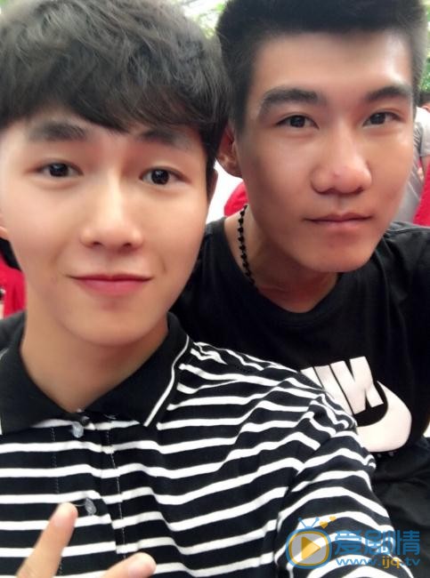 李明源与人合照 李明源高清写真_李明源高清剧照