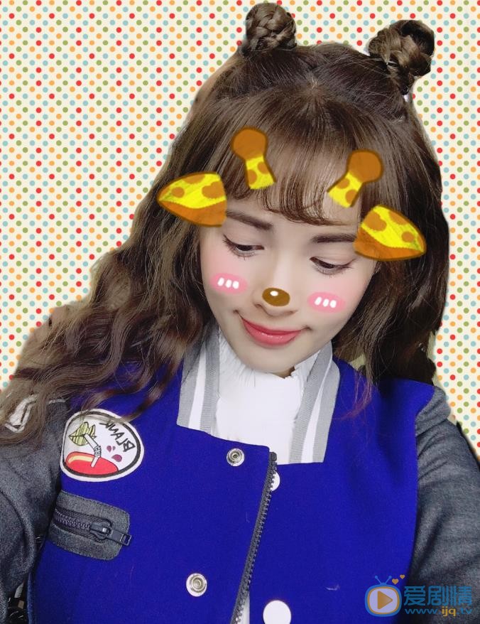 嘉容可爱连拍 嘉容高清写真_嘉容高清剧照