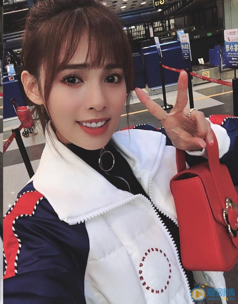 嘉容可爱连拍 嘉容高清写真_嘉容高清剧照