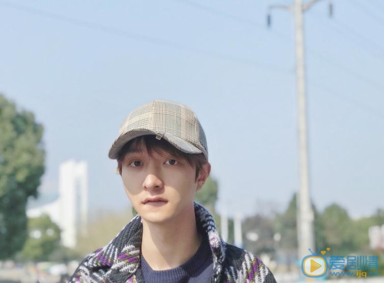 左其铂街拍写真 左其铂高清写真_左其铂高清剧照