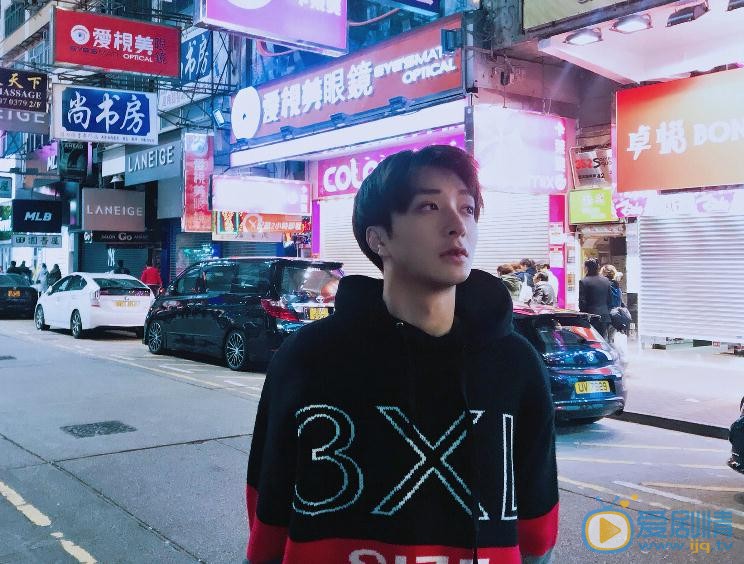左其铂街拍写真 左其铂高清写真_左其铂高清剧照