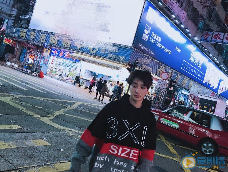 左其铂街拍写真 左其铂高清写真_左其铂高清剧照