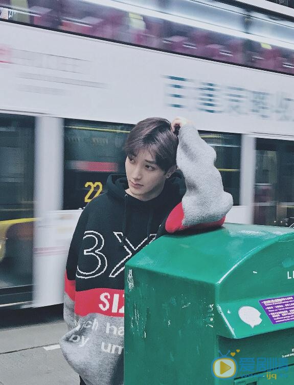左其铂街拍写真 左其铂高清写真_左其铂高清剧照