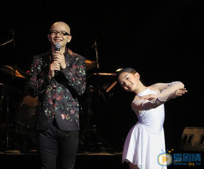 平安演出照 平安高清写真_平安高清剧照