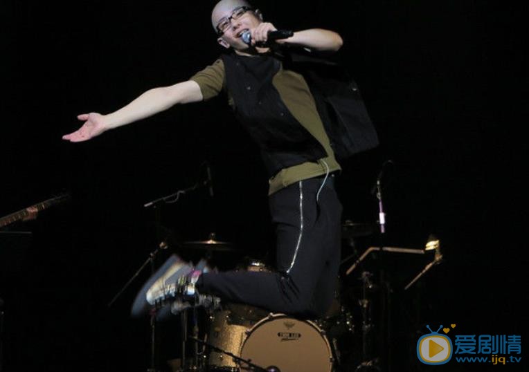 平安演出照 平安高清写真_平安高清剧照