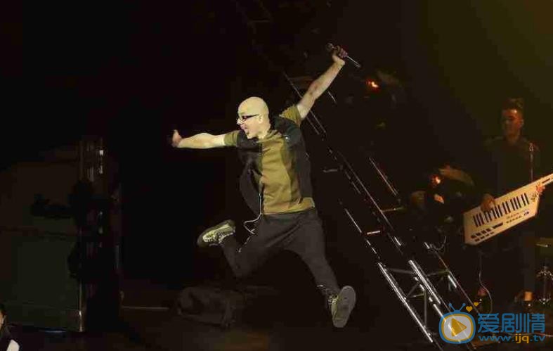 平安演出照 平安高清写真_平安高清剧照