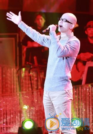 平安演出照 平安高清写真_平安高清剧照