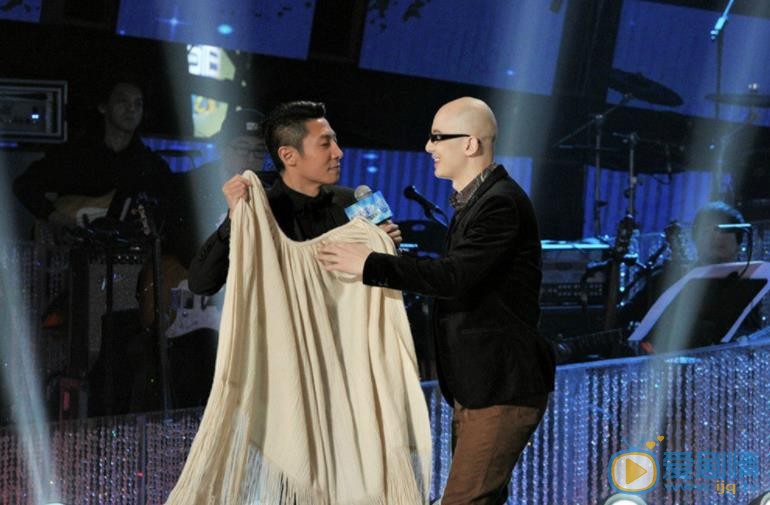 平安演出照 平安高清写真_平安高清剧照