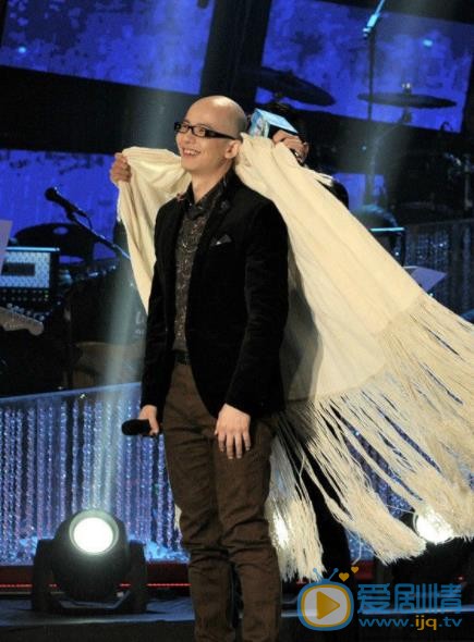 平安演出照 平安高清写真_平安高清剧照