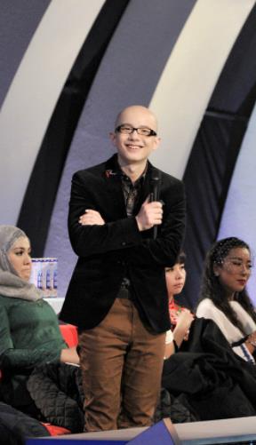 平安演出照 平安高清写真_平安高清剧照