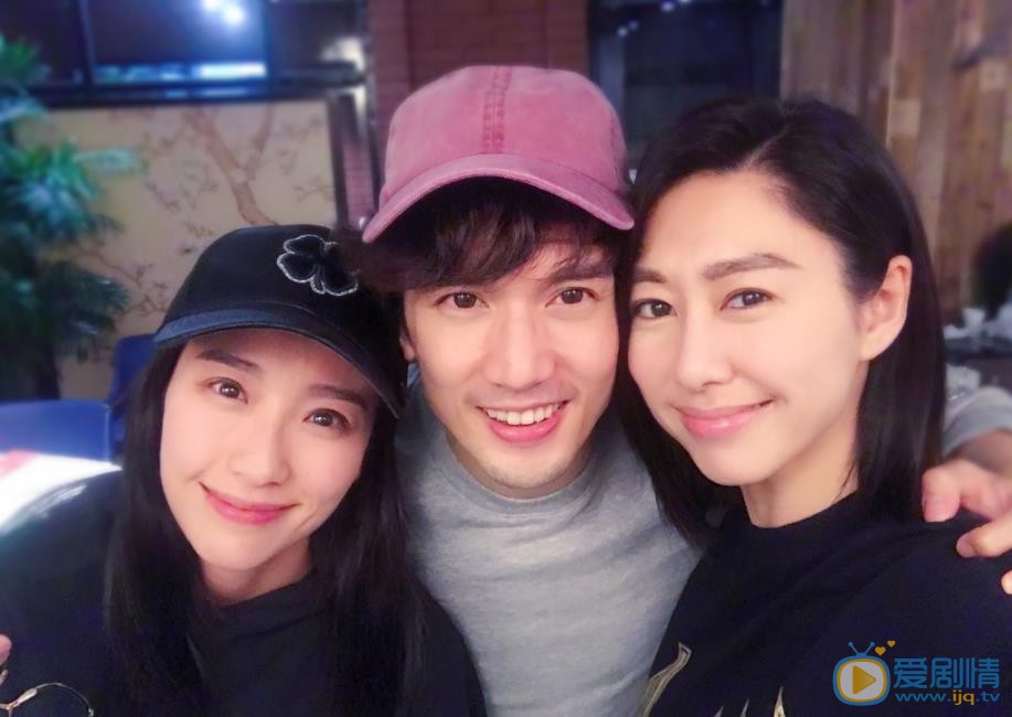 姚子羚与人合照 姚子羚高清写真_姚子羚高清剧照