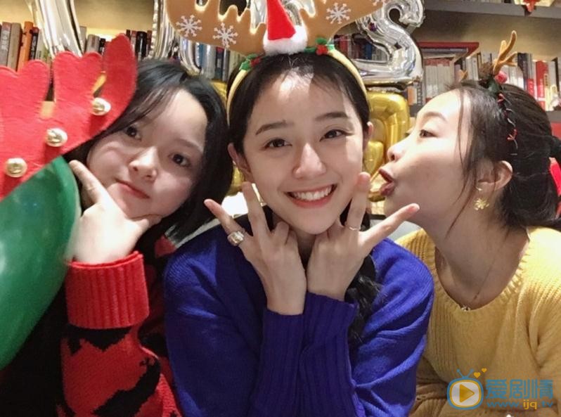 龚婉怡与人合照 龚婉怡高清写真_龚婉怡高清剧照