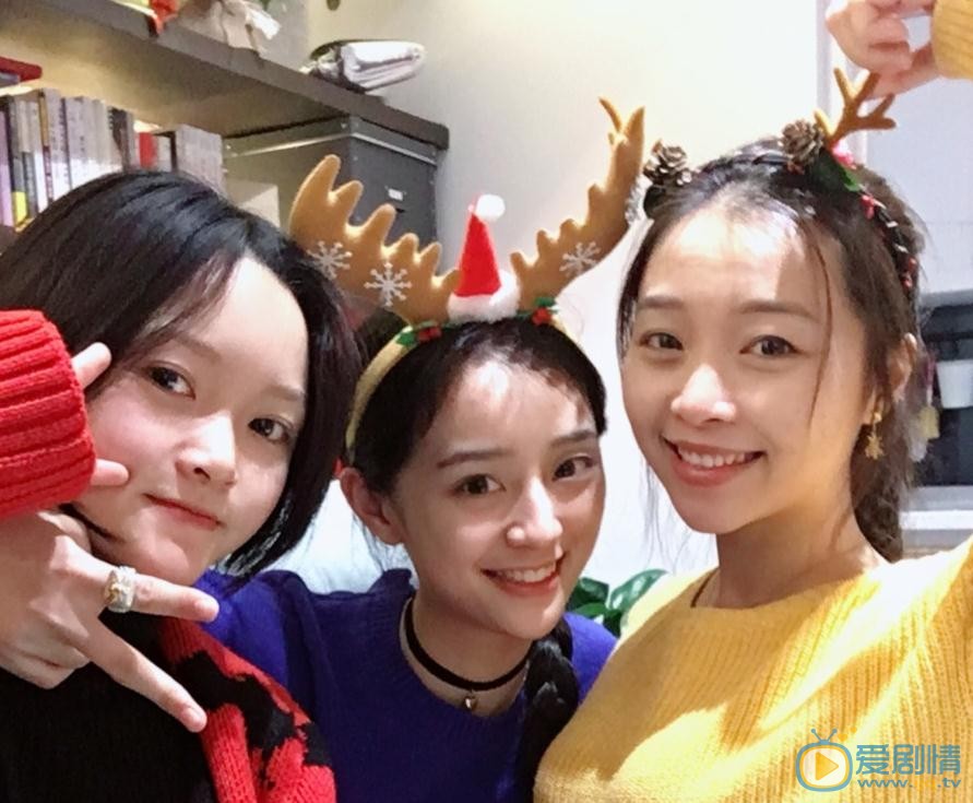 龚婉怡与人合照 龚婉怡高清写真_龚婉怡高清剧照