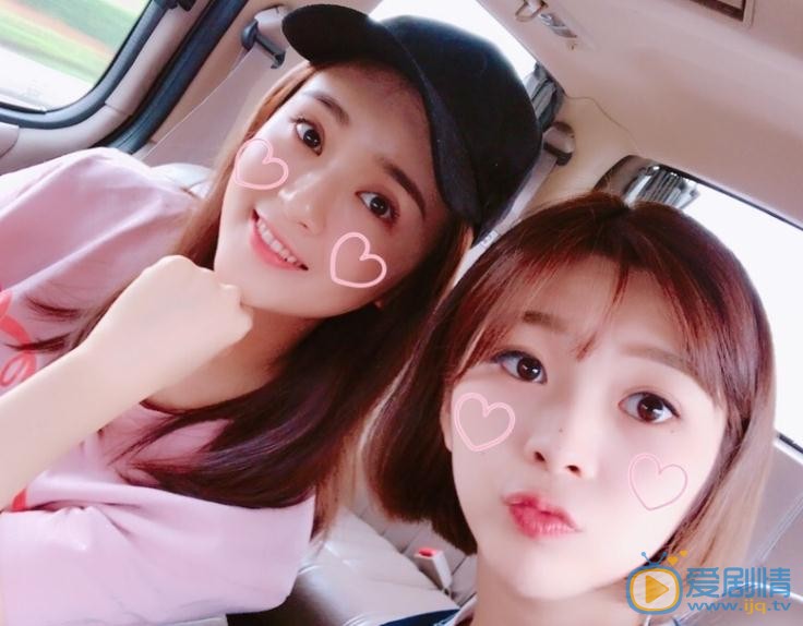 郭小炜与人合照 郭小炜高清写真_郭小炜高清剧照