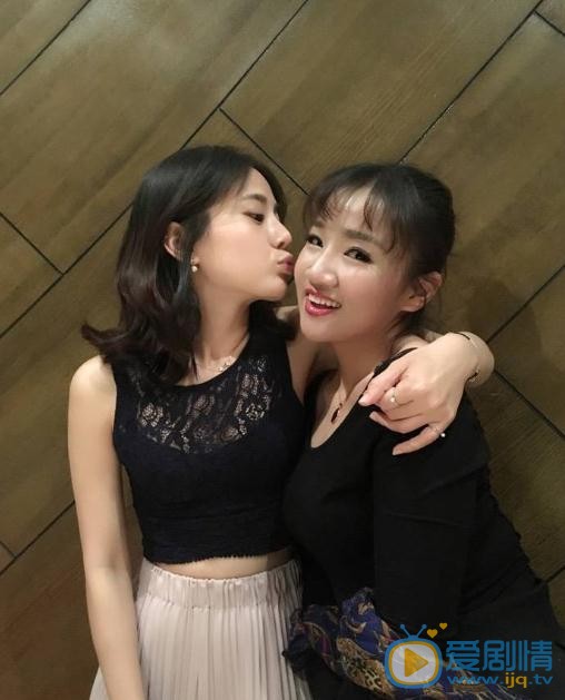 林爽与人合照 林爽高清写真_林爽高清剧照