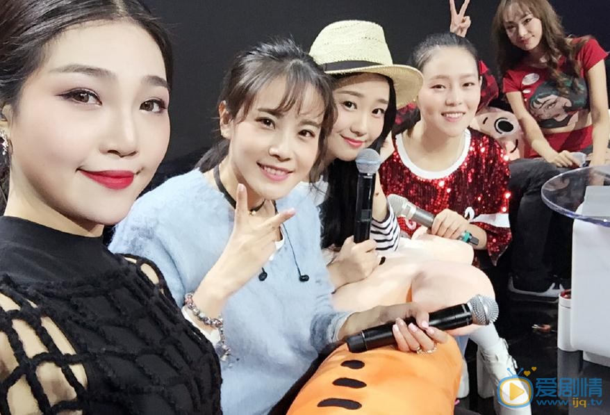 林爽与人合照 林爽高清写真_林爽高清剧照