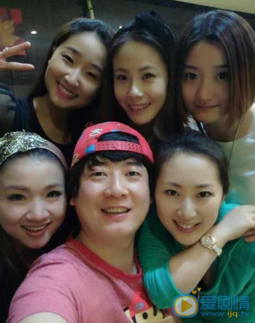 林爽与人合照 林爽高清写真_林爽高清剧照