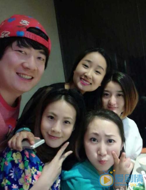林爽与人合照 林爽高清写真_林爽高清剧照
