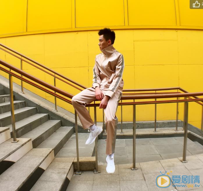 刘怡潼时尚街拍 刘怡潼高清写真_刘怡潼高清剧照
