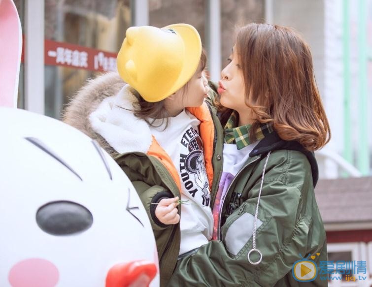 黄小蕾亲子写真 黄小蕾高清写真_黄小蕾高清剧照