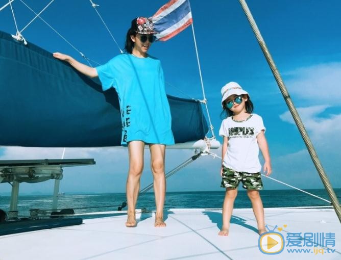 黄小蕾与女儿合照 黄小蕾高清写真_黄小蕾高清剧照
