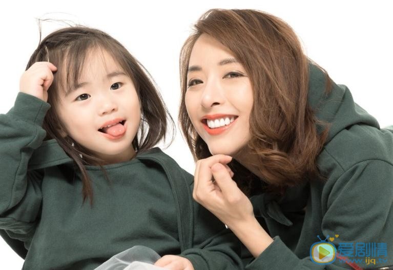 黄小蕾亲子写真 黄小蕾高清写真_黄小蕾高清剧照