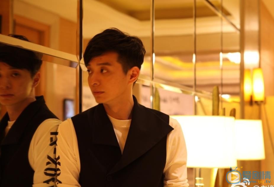 刘智扬时尚街拍 刘智扬高清写真_刘智扬高清剧照