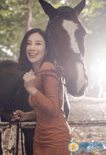 杨舒婷与马写真 杨舒婷高清写真_杨舒婷高清剧照