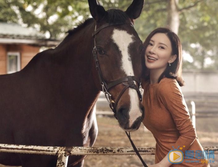杨舒婷与马写真 杨舒婷高清写真_杨舒婷高清剧照