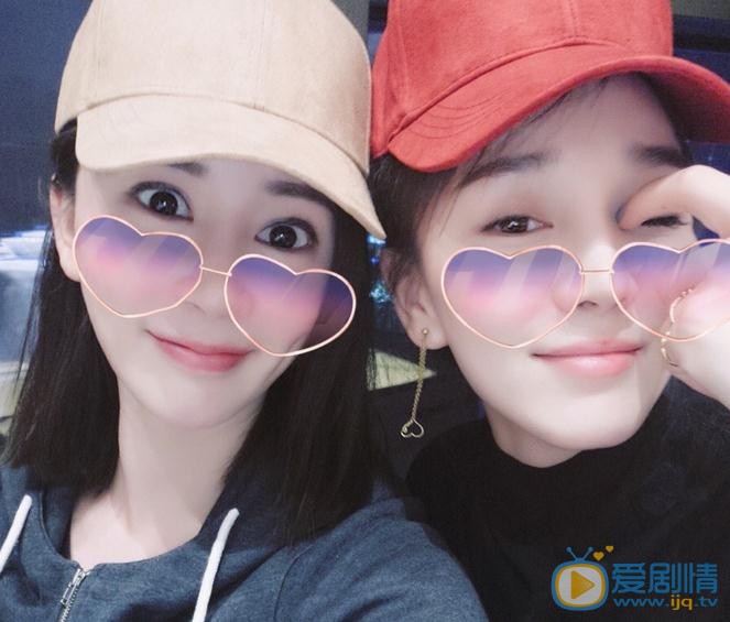 杨舒婷与人合照 杨舒婷高清写真_杨舒婷高清剧照