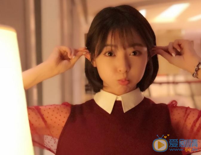 秦鸣悦与人合照 秦鸣悦高清写真_秦鸣悦高清剧照