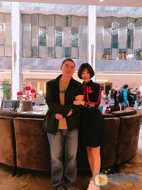 秦鸣悦与人合照 秦鸣悦高清写真_秦鸣悦高清剧照