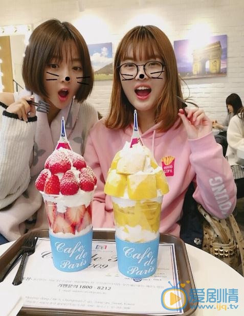 秦鸣悦与人合照 秦鸣悦高清写真_秦鸣悦高清剧照