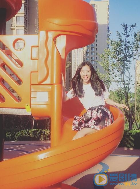 秦鸣悦游乐场写真 秦鸣悦高清写真_秦鸣悦高清剧照