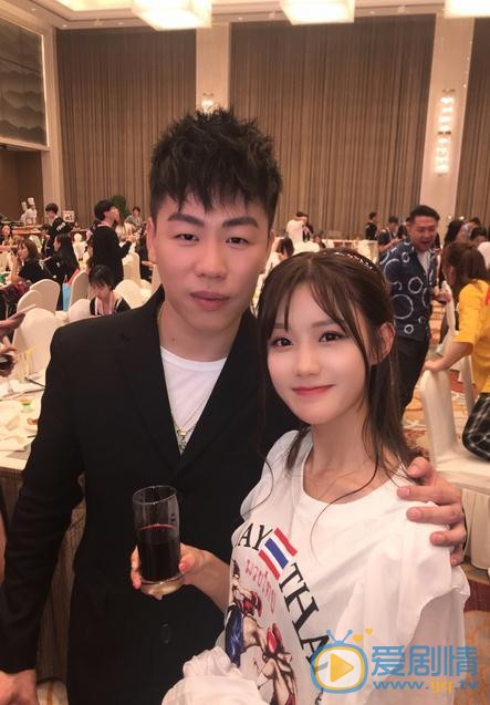 陈意涵与人合照 陈意涵高清写真_陈意涵高清剧照