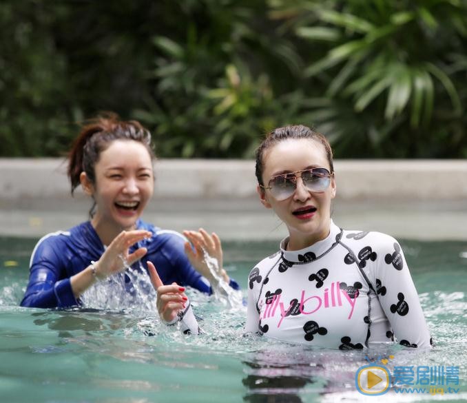何昊阳海边照 何昊阳高清写真_何昊阳高清剧照