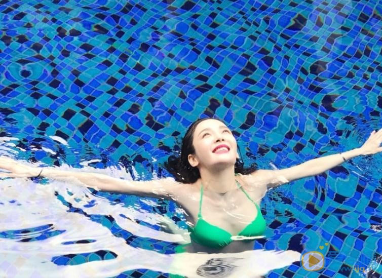 何昊阳比基尼照 何昊阳高清写真_何昊阳高清剧照