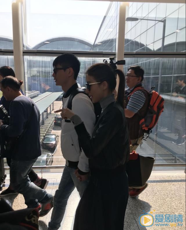 杨怡甜蜜合照 杨怡高清写真_杨怡高清剧照